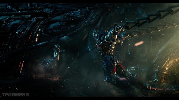 Transformers The Last Knight Theatrical Trailer HD Screenshot Gallery 067 (67 of 788)
